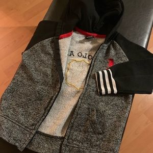 sports coat size 4T but runs one size less